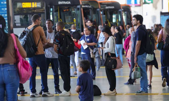 40% das mulheres já renunciaram a empregos por dificuldade de acesso