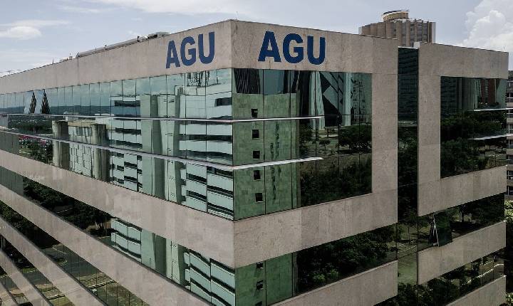 AGU pede suspensão imediata do afastamento de diretor-geral da PF