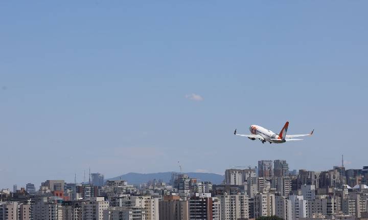 Anac estabelece regras mais restritivas para aviação em Congonhas (SP)