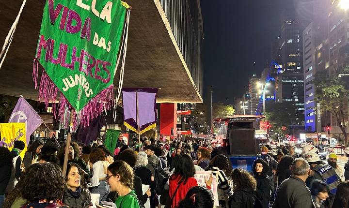 Ato em SP pede manutenção de norma sobre aborto em casos de estupro