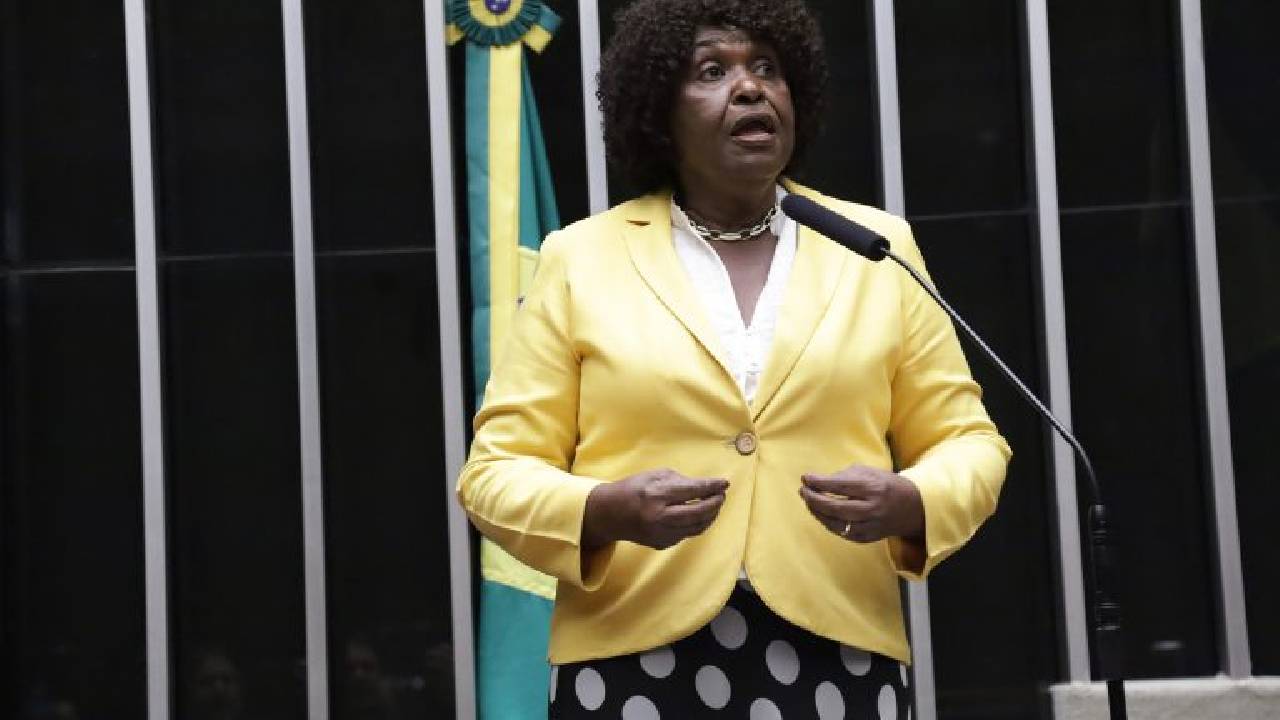 Câmara aprova acordo pela igualdade de trabalhadores homens e mulheres com responsabilidade familiar