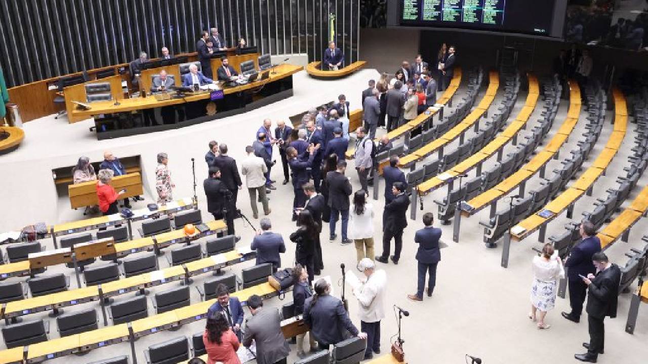 Câmara pode votar hoje projetos ligados à saúde