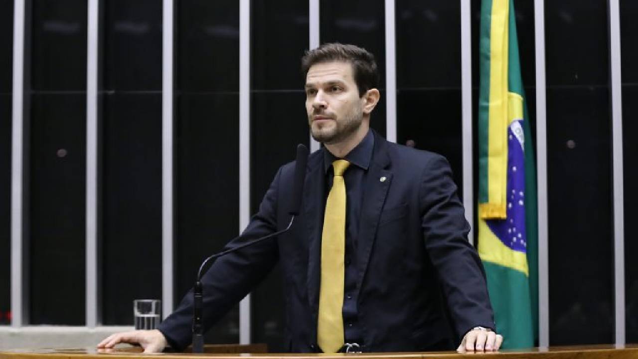 Comissão aprova comparecimento obrigatório de agressor a programa de reeducação