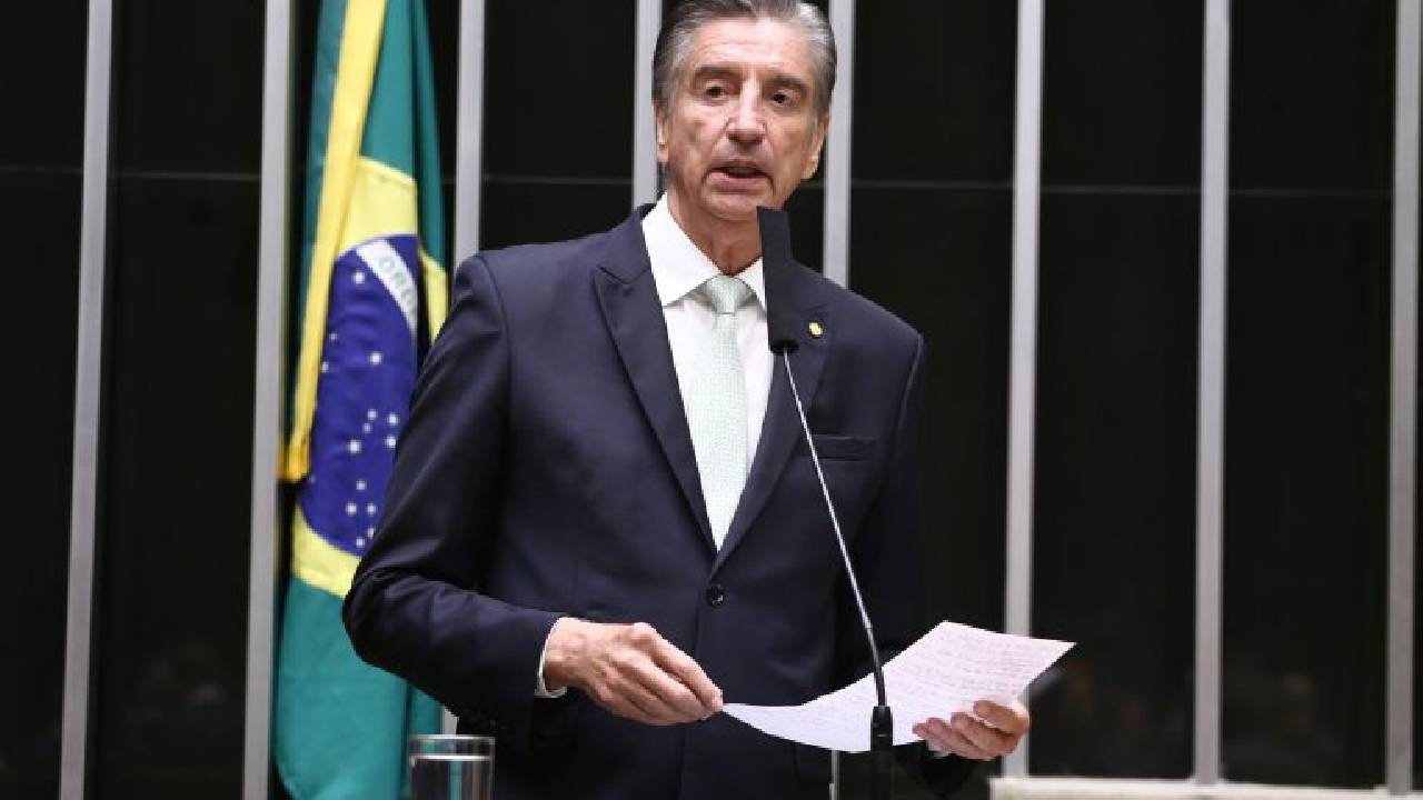 Comissão aprova inclusão da educação climática no currículo escolar