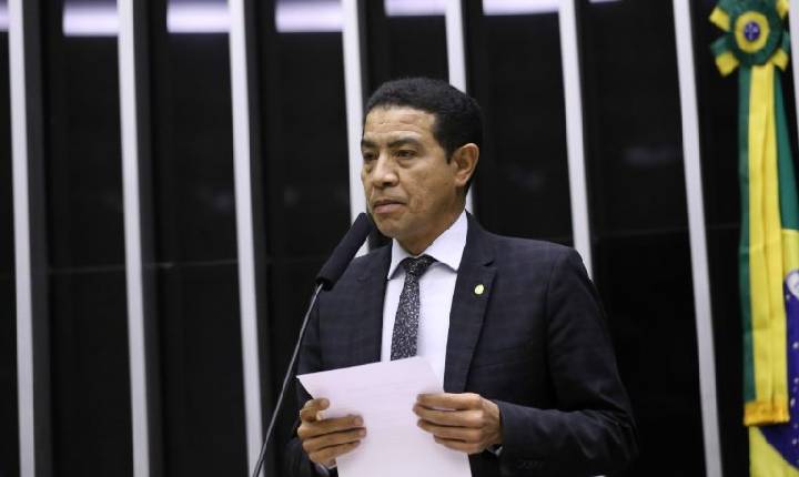 Comissão aprova política nacional de inclusão e letramento digital para pessoas idosas