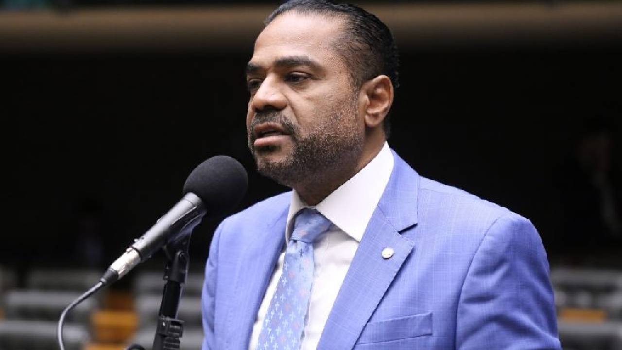 Comissão aprova projeto que inclui templos religiosos em programa de energia renovável