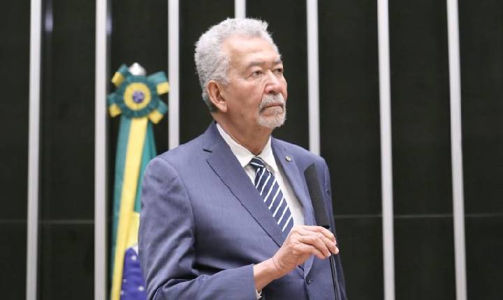 Comissão aprova projeto que obriga bancos a oferecer meio de pagamento em conta-salário