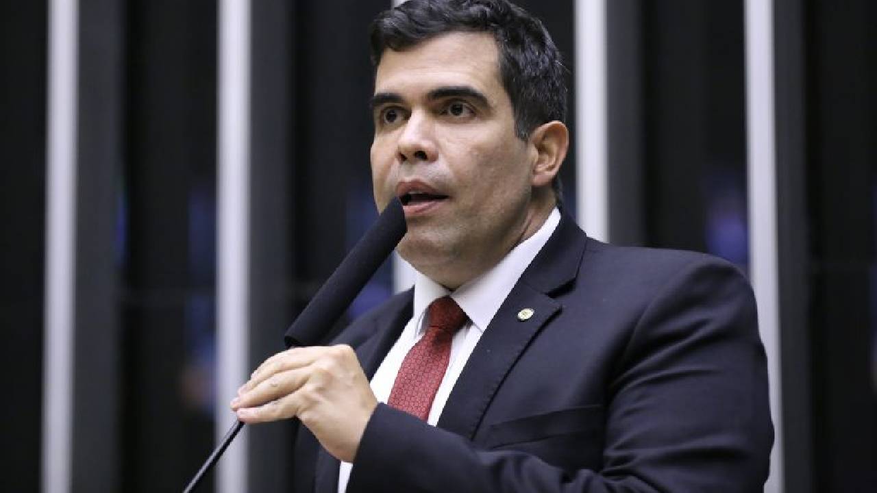 Comissão aprova projeto que permite a municípios inadimplentes manterem convênios com a União