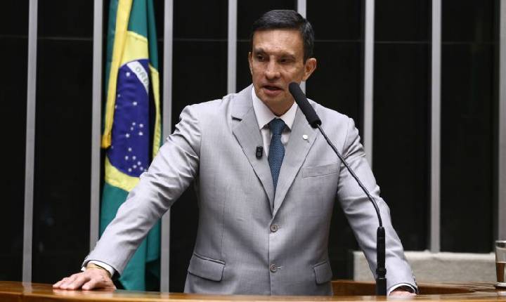 Comissão aprova projeto que prevê engajamento de alunos no cuidado com o espaço escolar