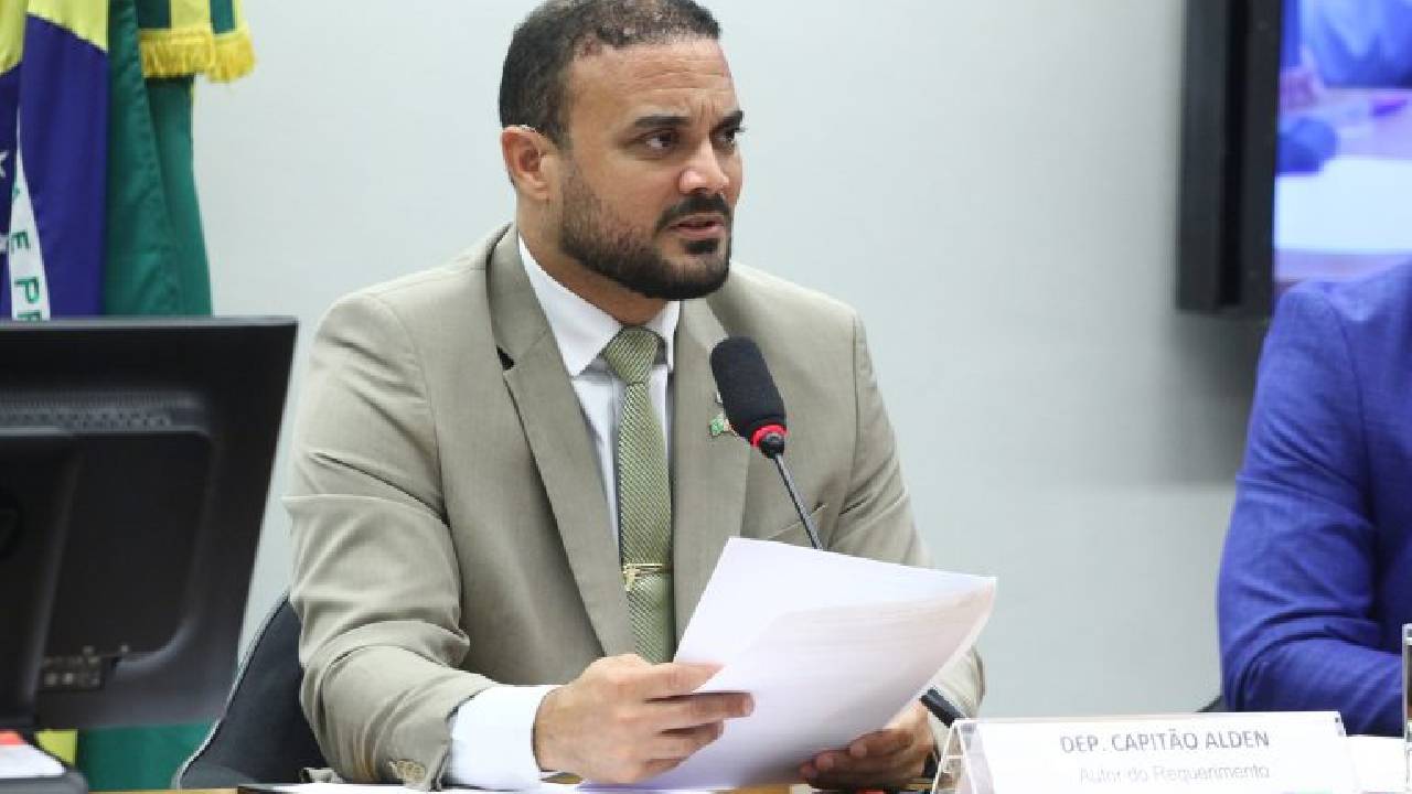 Comissão aprova proposta de porte de arma para corretores de imóveis