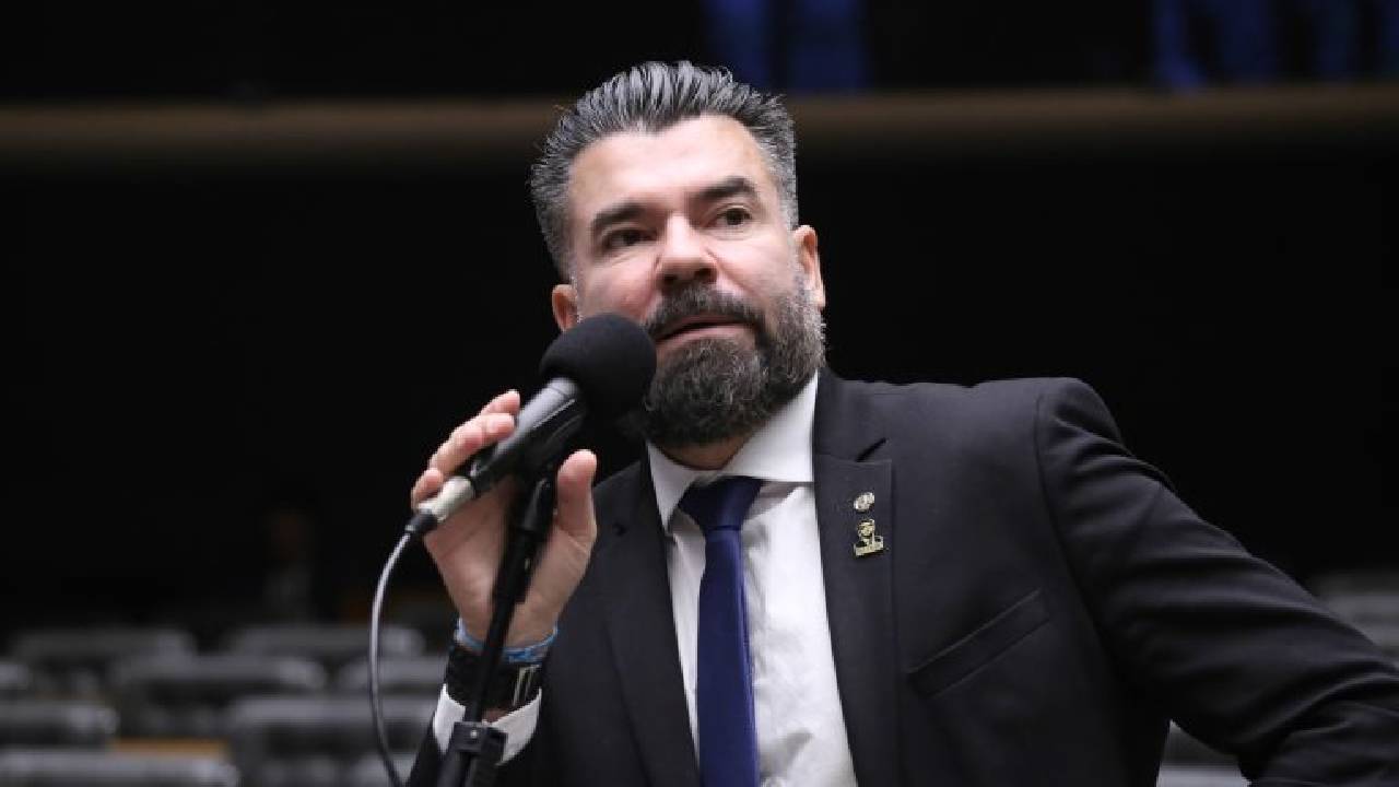 Comissão da Câmara aprova punição para presos que posarem para fotos dentro de presídios