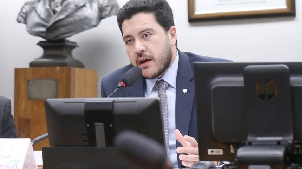 Comissão debate diretrizes para regulação das plataformas digitais