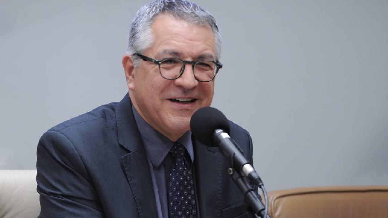 Comissão ouvirá Alexandre Padilha sobre prioridades do Ministério da Saúde