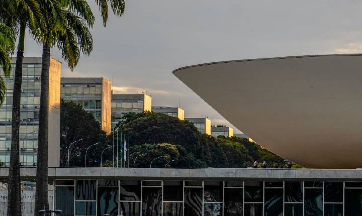Congresso se aproxima do recesso sem votar PEC 6x1 e PL da Misoginia