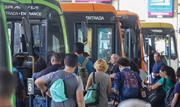 Escala 6x1: 67% apontam que jornada piora saúde mental, diz pesquisa