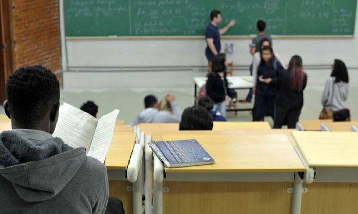 Fies começa a convocar nesta sexta estudantes em lista de espera