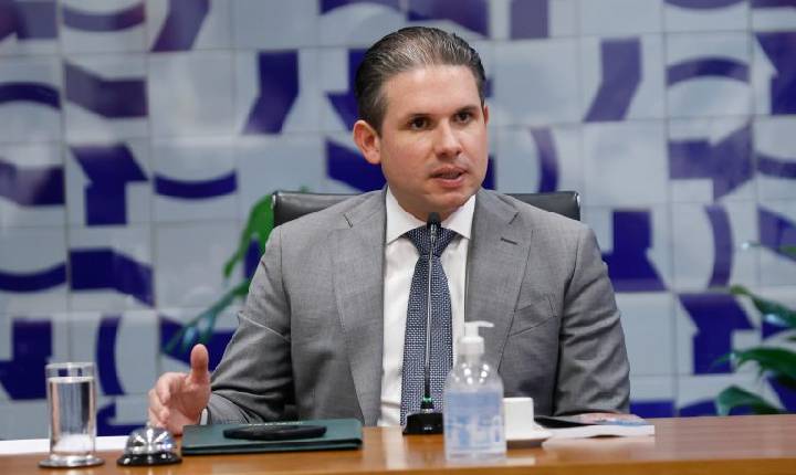 Líderes da Câmara discutem fim da escala 6x1 e combate à misoginia