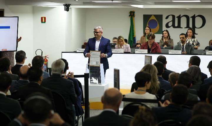 Maior leilão do pré-sal termina com sete dos 13 blocos arrematados