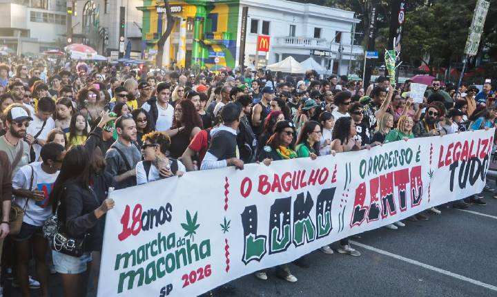 Marcha em São Paulo pede legalização da maconha 