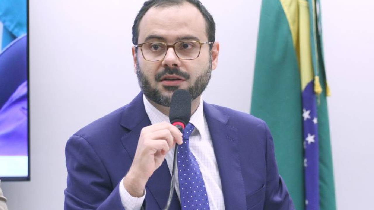 Ministro defende teto de R$ 140 mil para MEI; empresários cobram reajuste do Simples Nacional