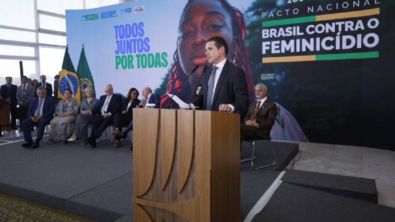 Motta destaca aprovação de 73 propostas pela Câmara no enfrentamento ao feminicídio