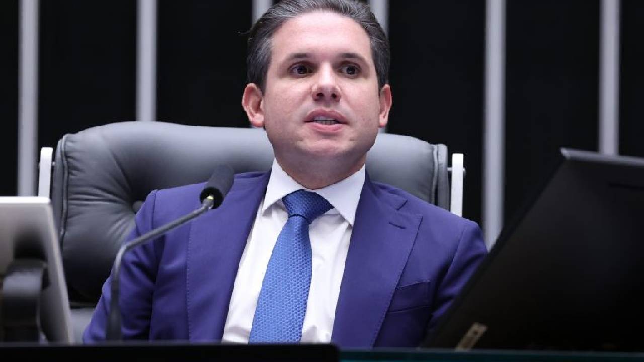 Motta recebe de Lula projeto do governo sobre aumento do limite do MEI