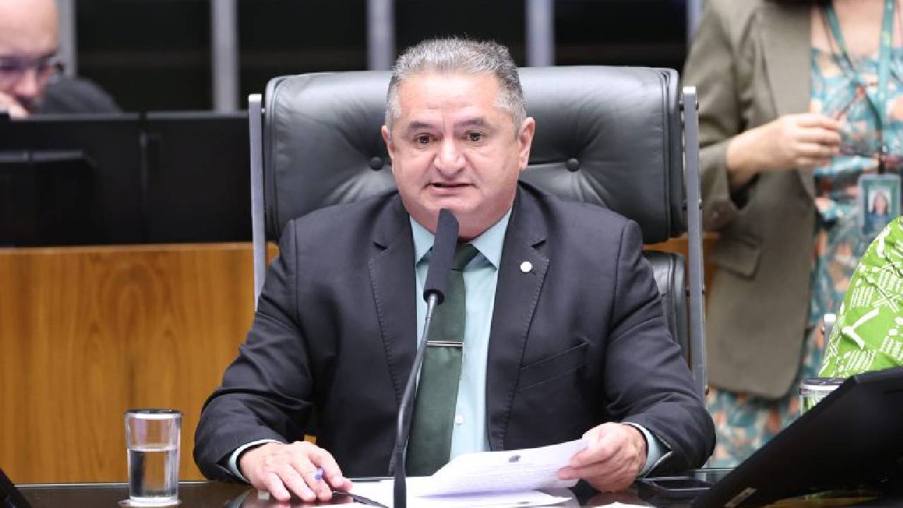 Projeto determina manutenção e cercamento de imóveis urbanos abandonados