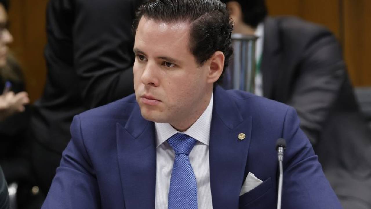 Projeto proíbe perdão e benefícios penais para condenados por crimes contra crianças