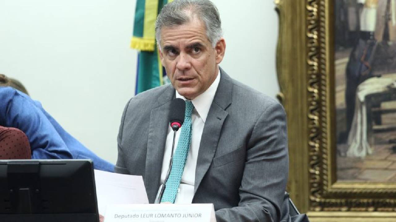 Projeto regulamenta registro digital de direitos sobre imóveis