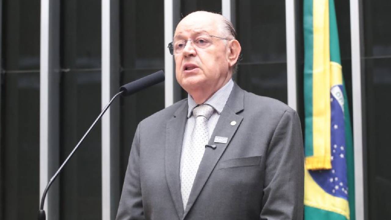 Projeto restringe participação em seleções brasileiras de futebol a atletas que atuam no país