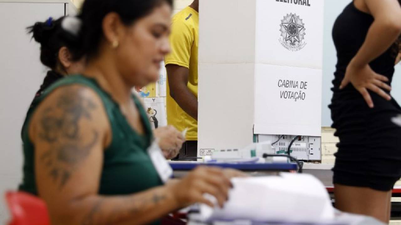 Propaganda eleitoral gratuita no rádio e na TV recomeça nesta sexta-feira