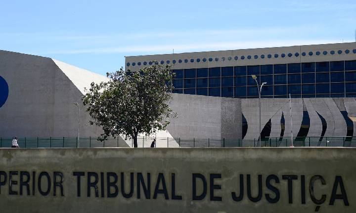 STJ condena ministro Marco Buzzi a perda de cargo por crimes sexuais 