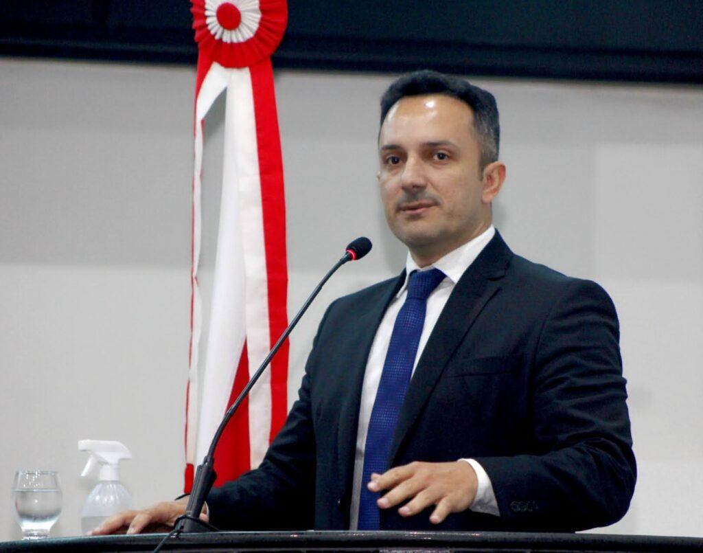 Lei de Rogério Barra que veta verba pública em eventos que sexualizam crianças é sancionada