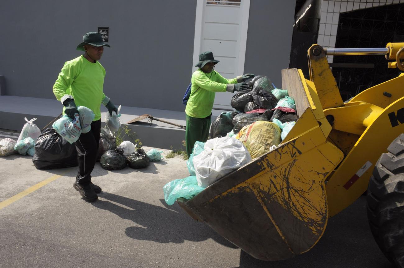 Dr. Daniel reage a ação do Estado contra coleta de lixo: 