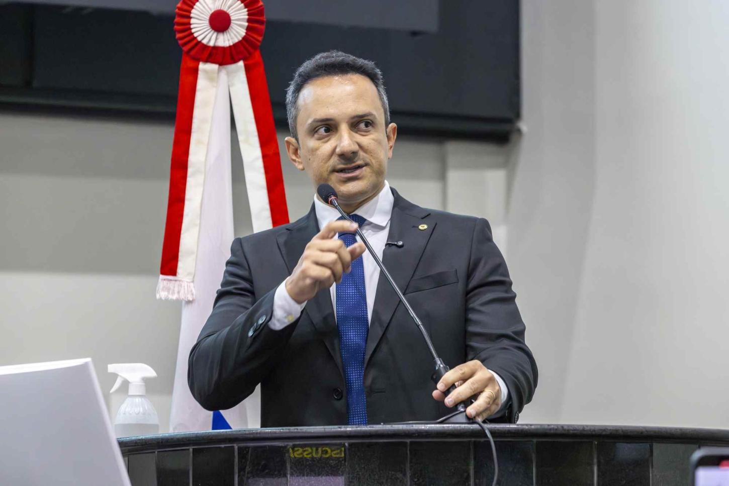 Deputados aprovam projeto de lei que proíbe verba pública em eventos que promovam o crime