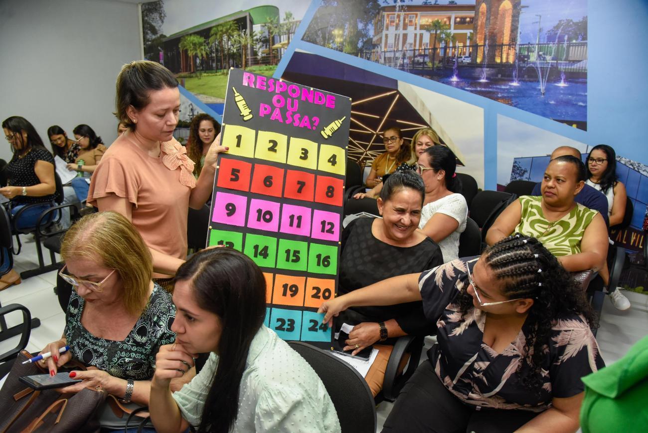 Capacitação integra servidores para fortalecer atendimento sobre calendário vacinal