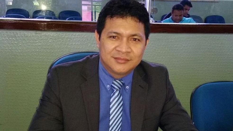 Justiça manda vereador Jr. Tapajós retirar postagens ofensivas contra JK do Povão e fixa multa diária em Santarém