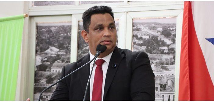 Alexandre Maduro cobra melhorias nos mercados de Santarém e revitalização da Praça Rodrigues dos Santos
