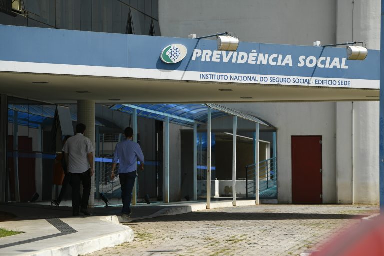 Projeto reforça gratuidade em ligações para centrais do INSS e do Ministério do Trabalho
