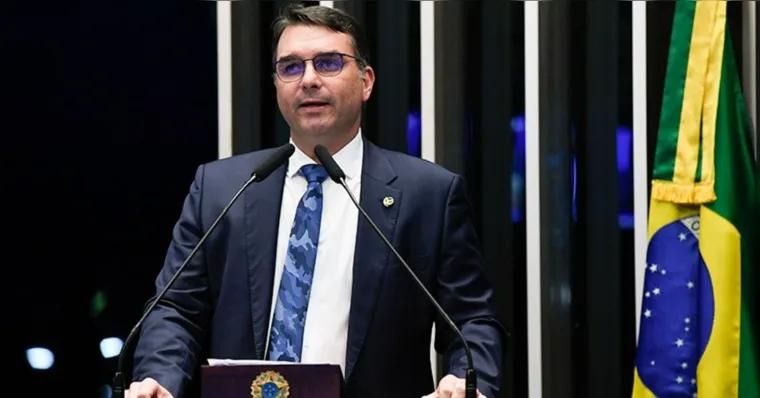 Flávio Bolsonaro sinaliza revisão do fim da escala 6x1 para tranquilizar empresários