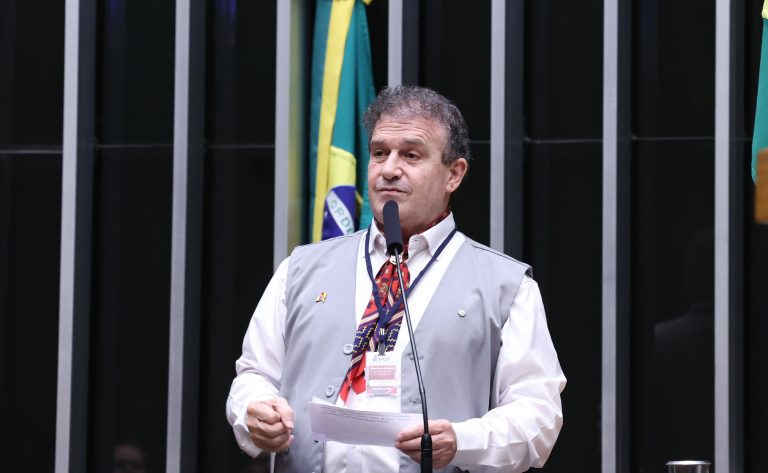 Projeto cria política de incentivo à inclusão de ciclovias em rodovias federais